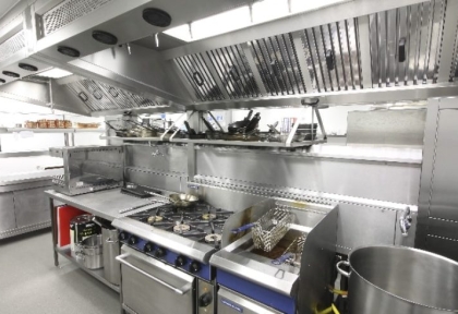 Hệ thống hút mùi bếp công nghiệp Inox: Giải pháp tối ưu cho nhà hàng, khách sạn