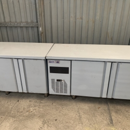 Tủ đựng  inox