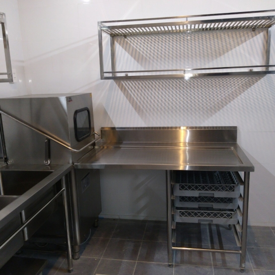 Bồn rửa và bàn, kệ inox